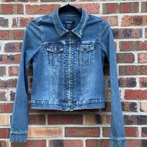 Abercrombie and Fitch Women’s Medium